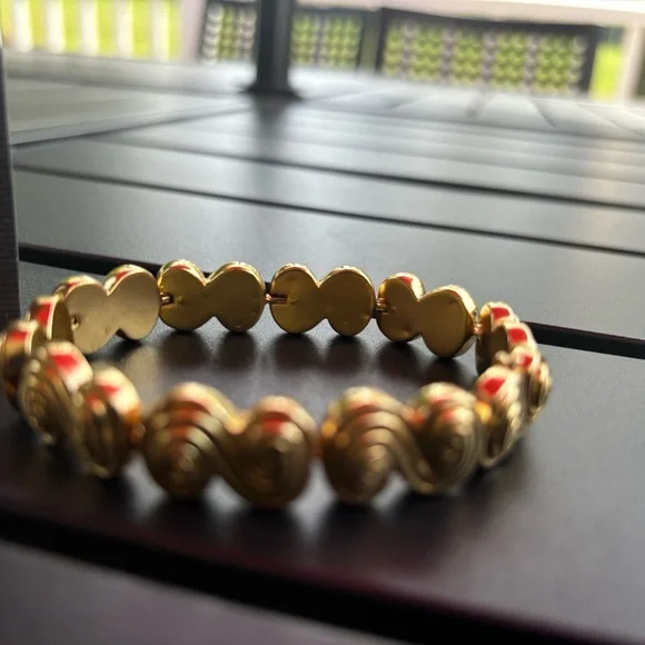 Rare, Authentic 18k Gold Tiffany & Co. Bracelet - Picture 10 of 17